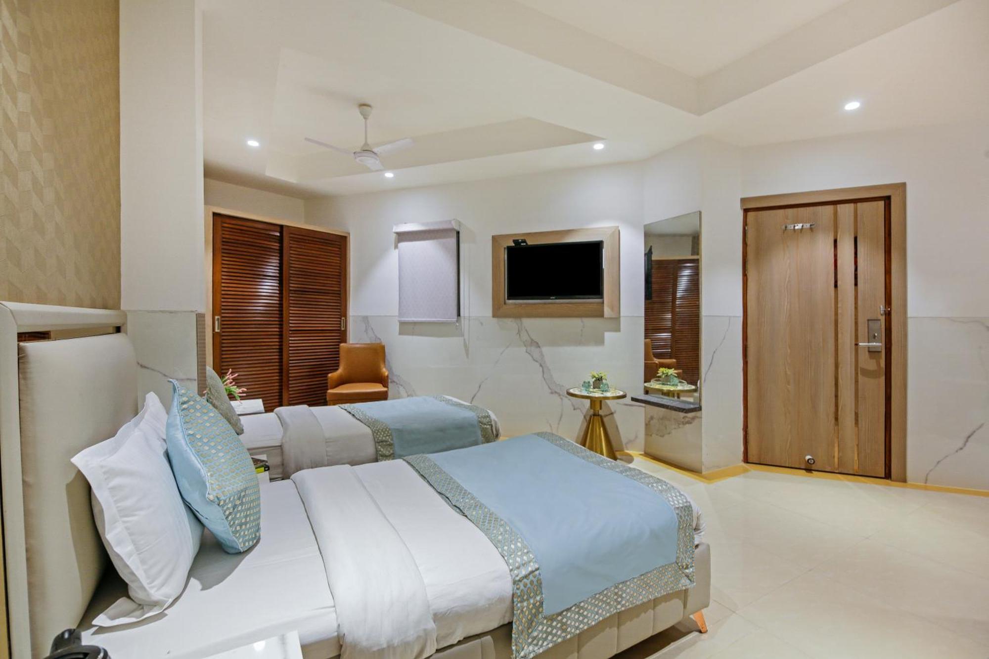 Hotel Delhi 37 By Star Group Near Delhi Airport Neu-Delhi Exterior foto
